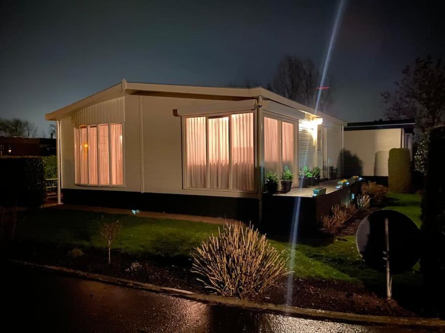 Luxe Chalet In Prachtig Natuurgebied Lith Exterior foto