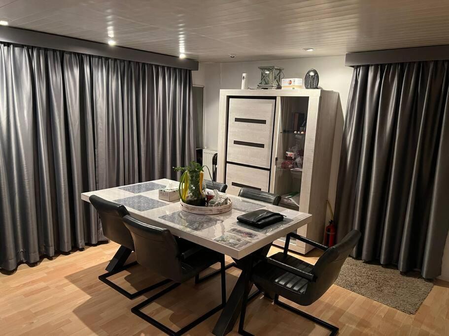 Luxe Chalet In Prachtig Natuurgebied Lith Exterior foto